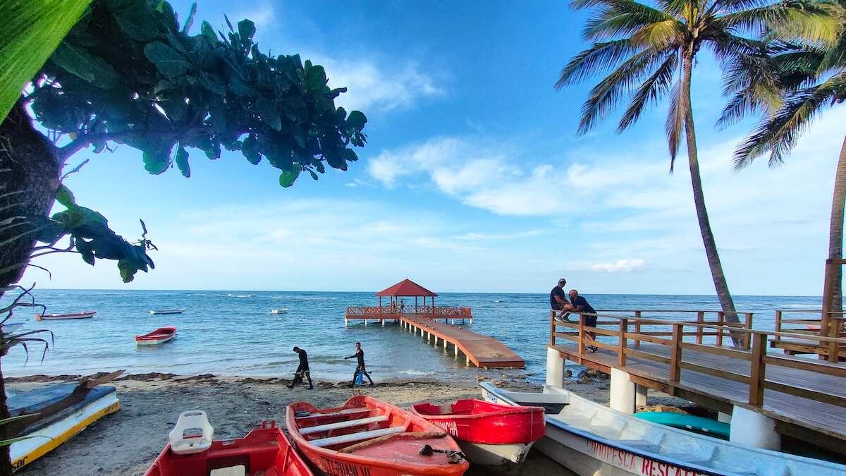 Si estás pensando viajar por primera vez a República Dominicana, puedes visitar Santo Domingo y Puerto Plata, dos provincias que te seducirán y aquí te decimos por qué.