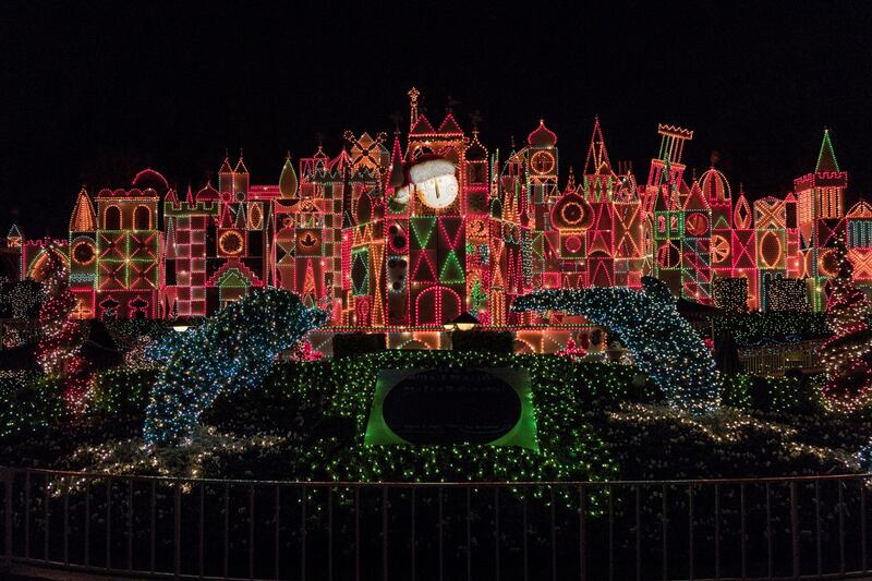 La sede en California ha revelado su mágica guía de entretenimiento para estas fiestas, llena de experiencias únicas e imperdibles