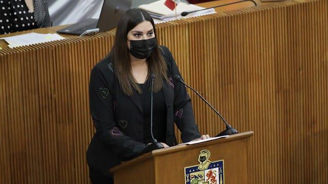 La legisladora Ana González recordó que el gobernador incumplió con el plazo constitucional para presentar el proyecto de presupuesto.