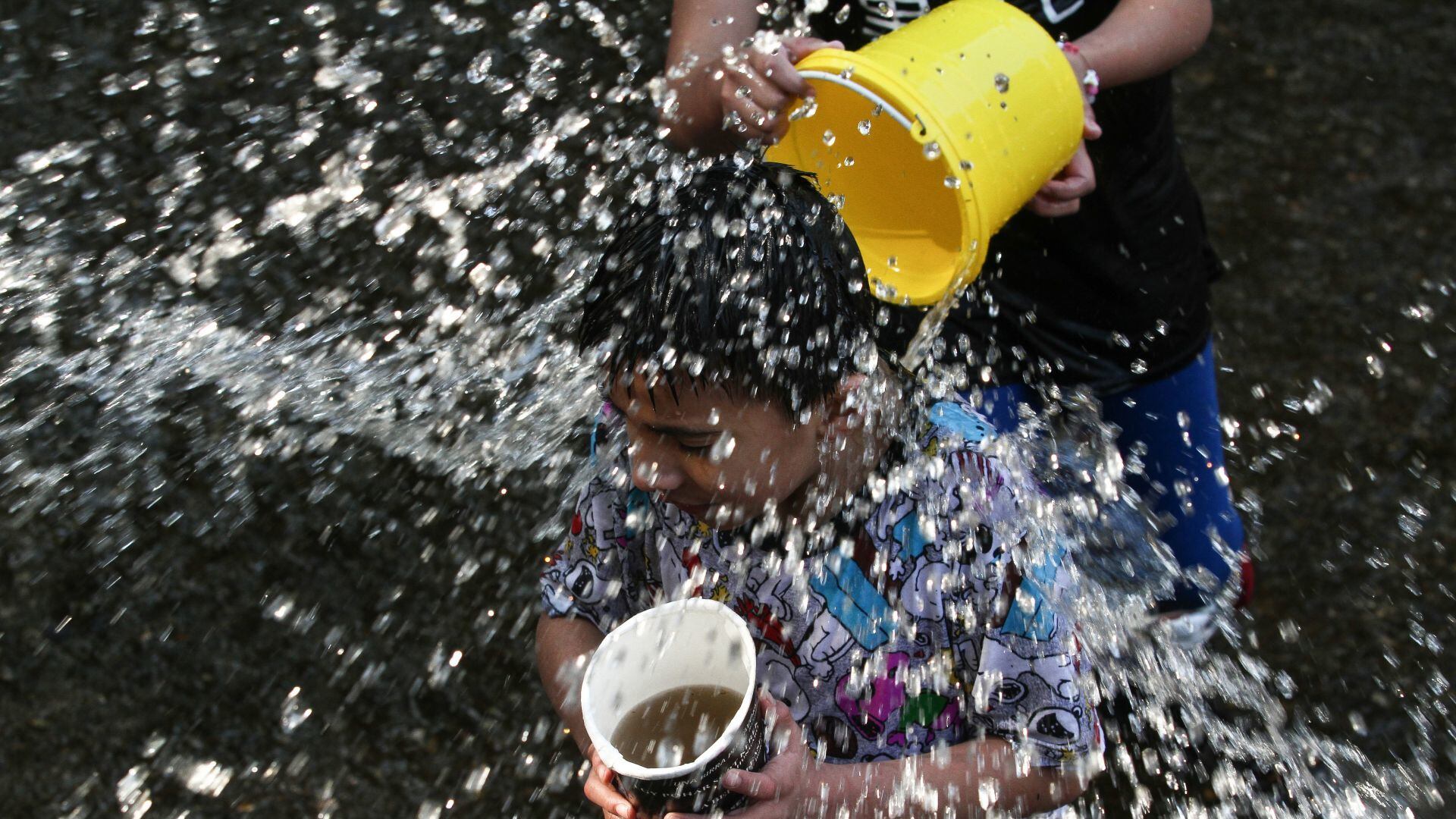 ¡Aguas con las multas! Sábado de gloria podría resultar de infierno si desperdicias agua