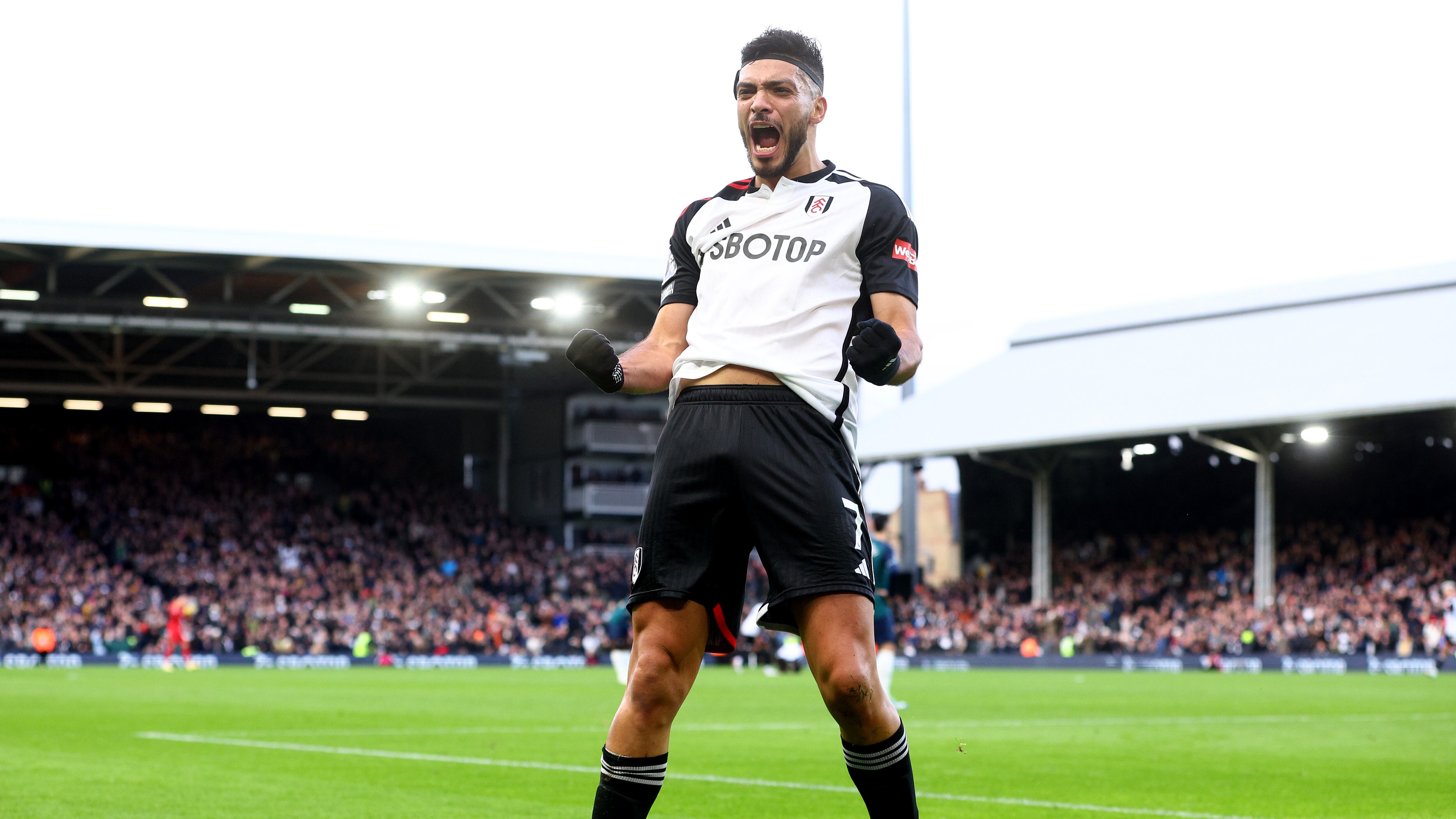 Raúl Jiménez suma cuatro goles en lo que va de la temporada con el Fulham.