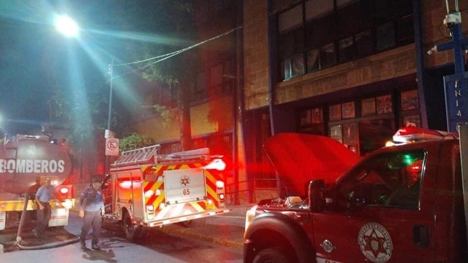 Bomberos de León continúan en instalaciones de la UG.
