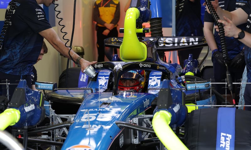 Carlos Sainz, líder de rodaje en los test de Baréin con 77 vueltas