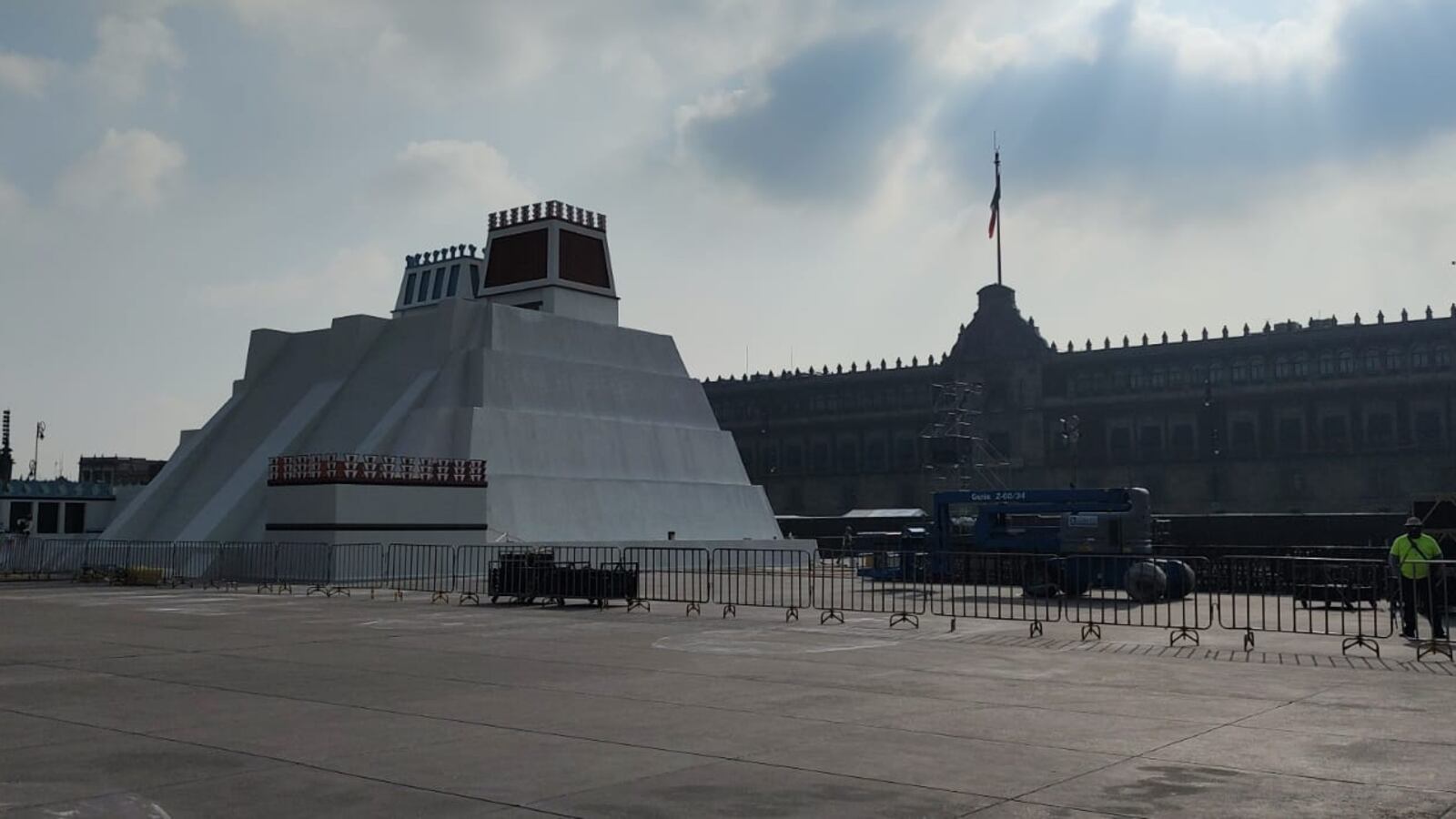 Maqueta monumental en el Zócalo de la CDMX.
