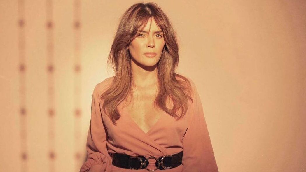 Se encuentra feliz por estar en los Grammy Latino en la categoría de Mejor
canción regional mexicana por el tema La Siguiente, featuring Christian Nodal.