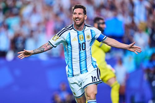 Infantino se rinde ante Messi tras su noche histórica en el Mundial: “Tu brillantez sigue dando alegrías”