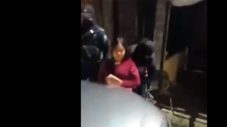 Investigan revisión de policías de León a una niña de 8 años.