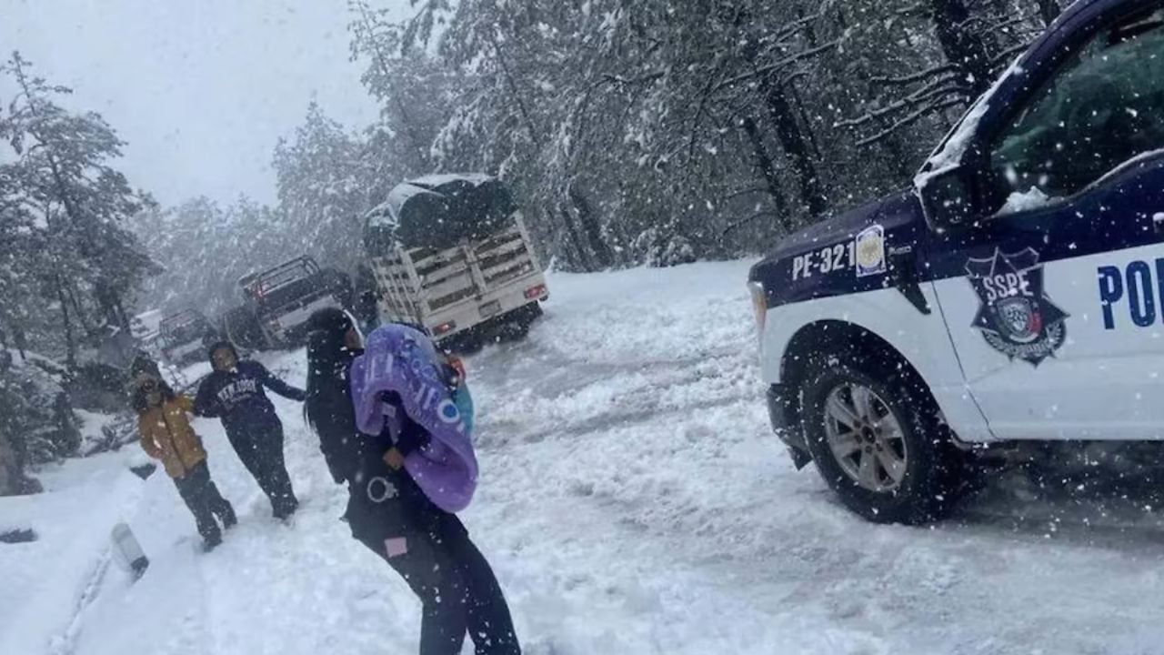 Rescatan a familia en Chihuahua