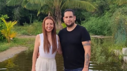 Manager de la mujer que dice hablar en lenguaje alienígena también está en 'only'