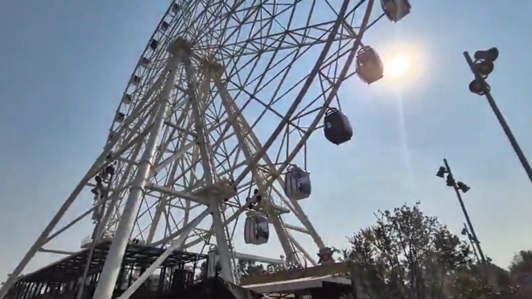 Rueda de la Fortuna Parque Aztlán