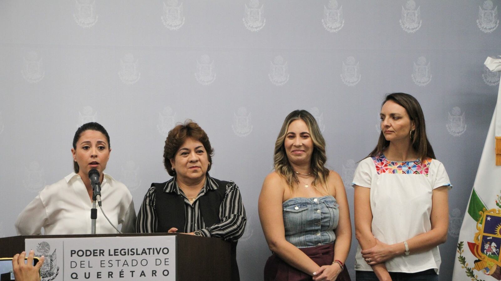 La presidenta de la Mesa Directiva en la 60 Legislatura local, Graciela Juárez, junto con otras integrantes lanzan convocatoria para Medalla Fray Junípero Serra.