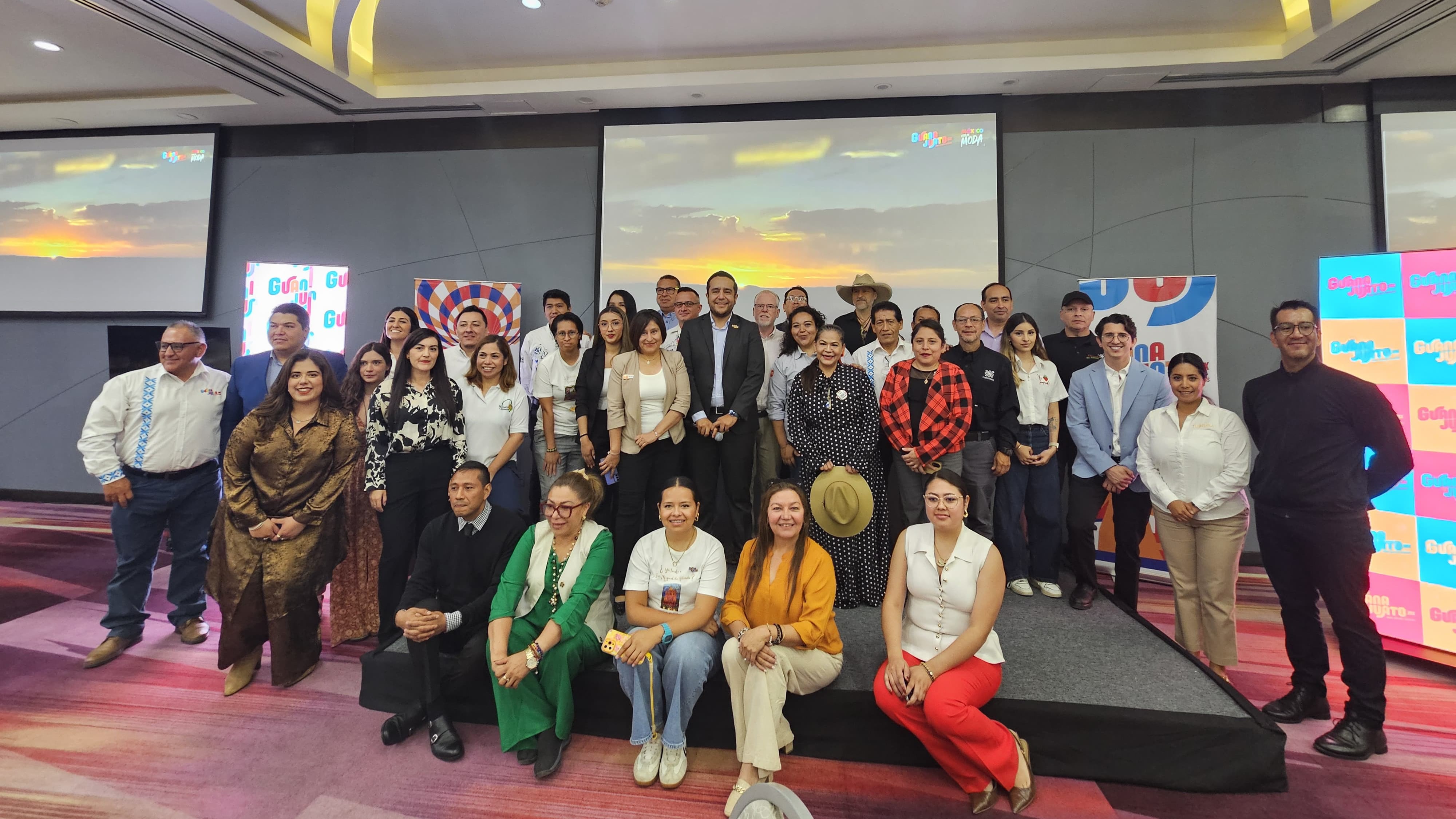 Guanajuato promueve turismo en Querétaro