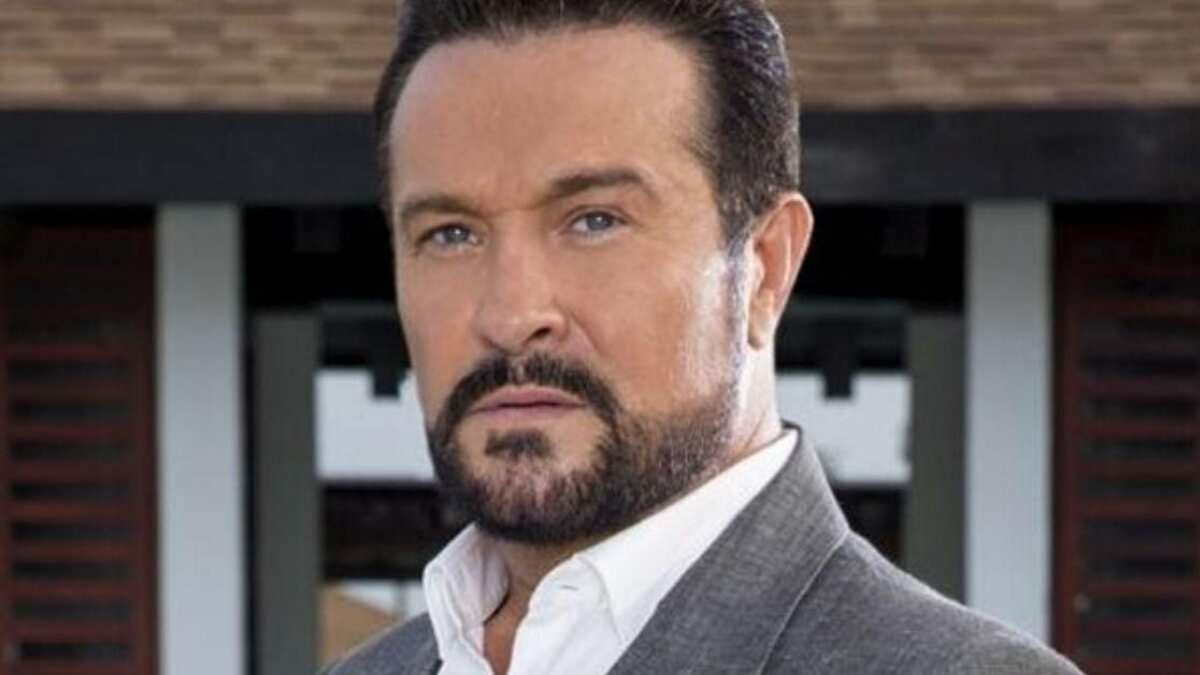 Arturo Peniche sigue siendo el galán de siempre, aseguran sus fans