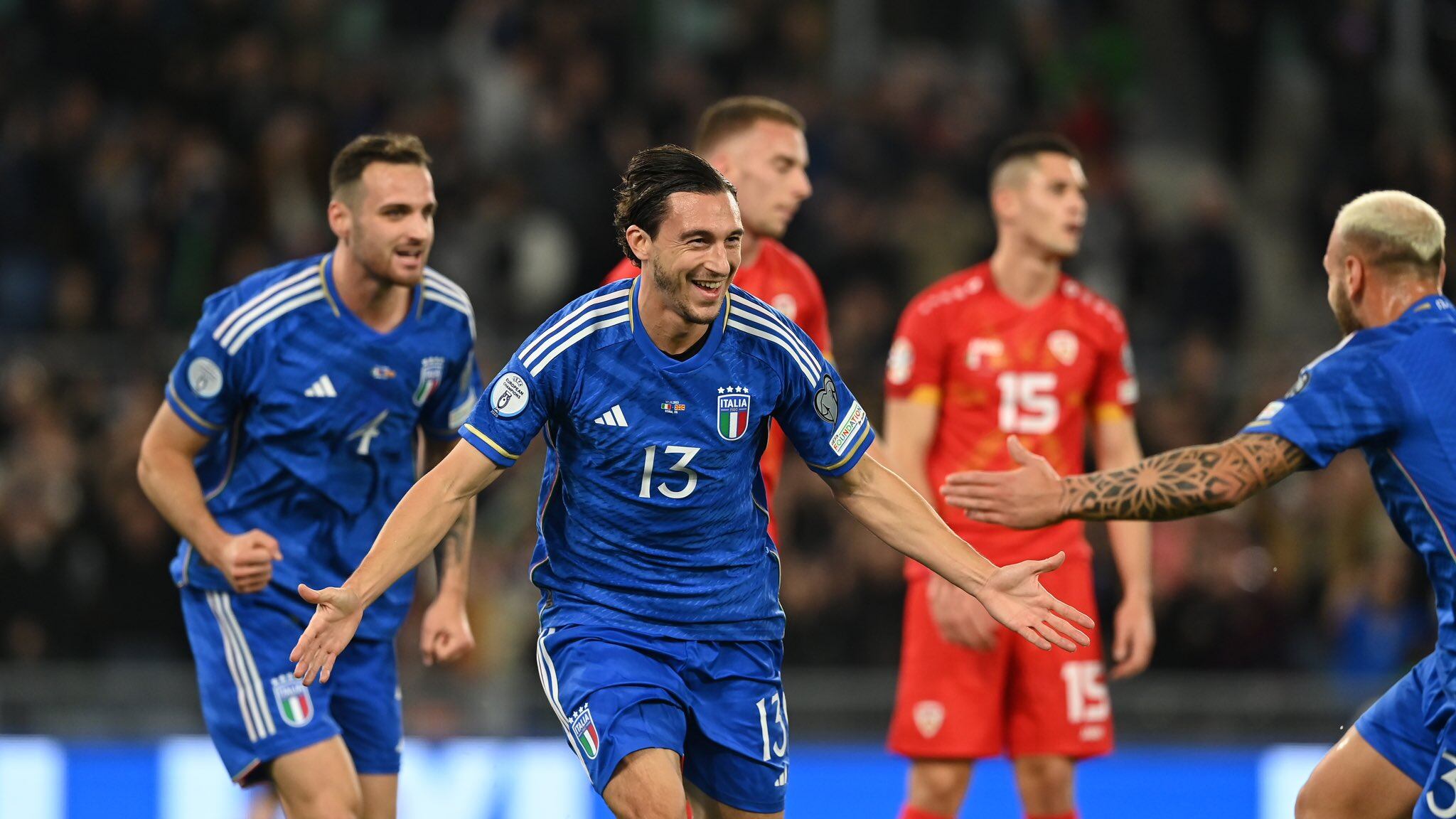 Italia sufrió para vencer a Macedonia.