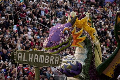 Pasadena le da la bienvenida al año nuevo con su tradicional Desfile de las Rosas.