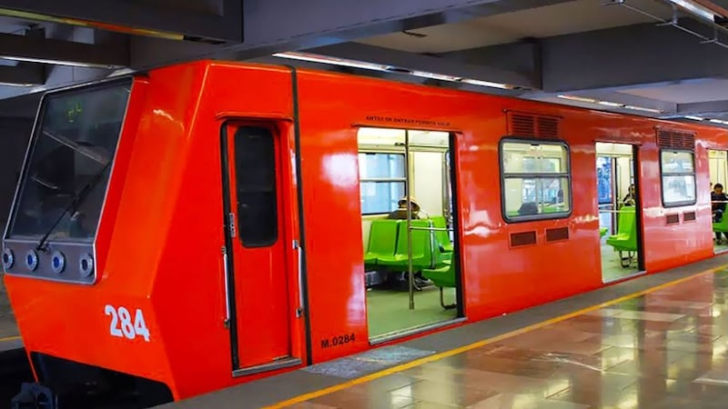 Humo, rescate de perrito y revisiones: así opera el Metro de la Ciudad de México hoy