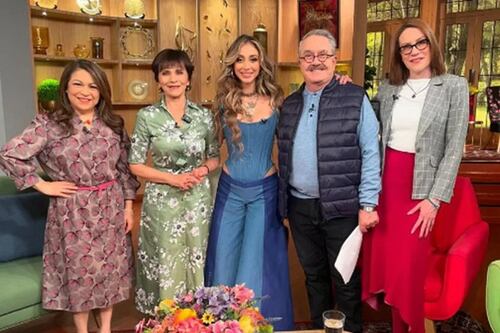 Conductores de ‘Ventaneando’ defienden libertad artística ante prohibición de corridos bélicos