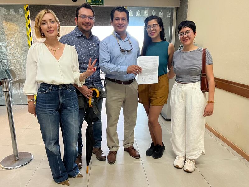 Integrantes del colectivo Un río en el río presentaron la solicitud en Oficialía de Partes.