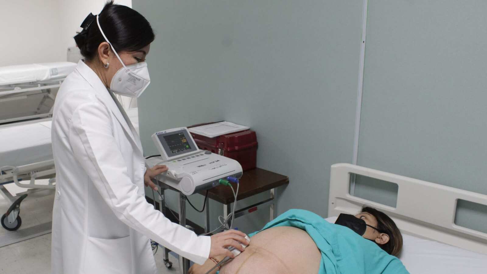 Una mujer esperando un hijo no podrá ser discriminada a nivel laboral.