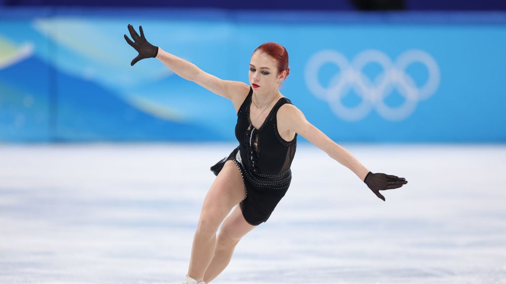 Aleksandra Trusova es la única mujer en aterrizar cinco saltos cuádruples en competencia.