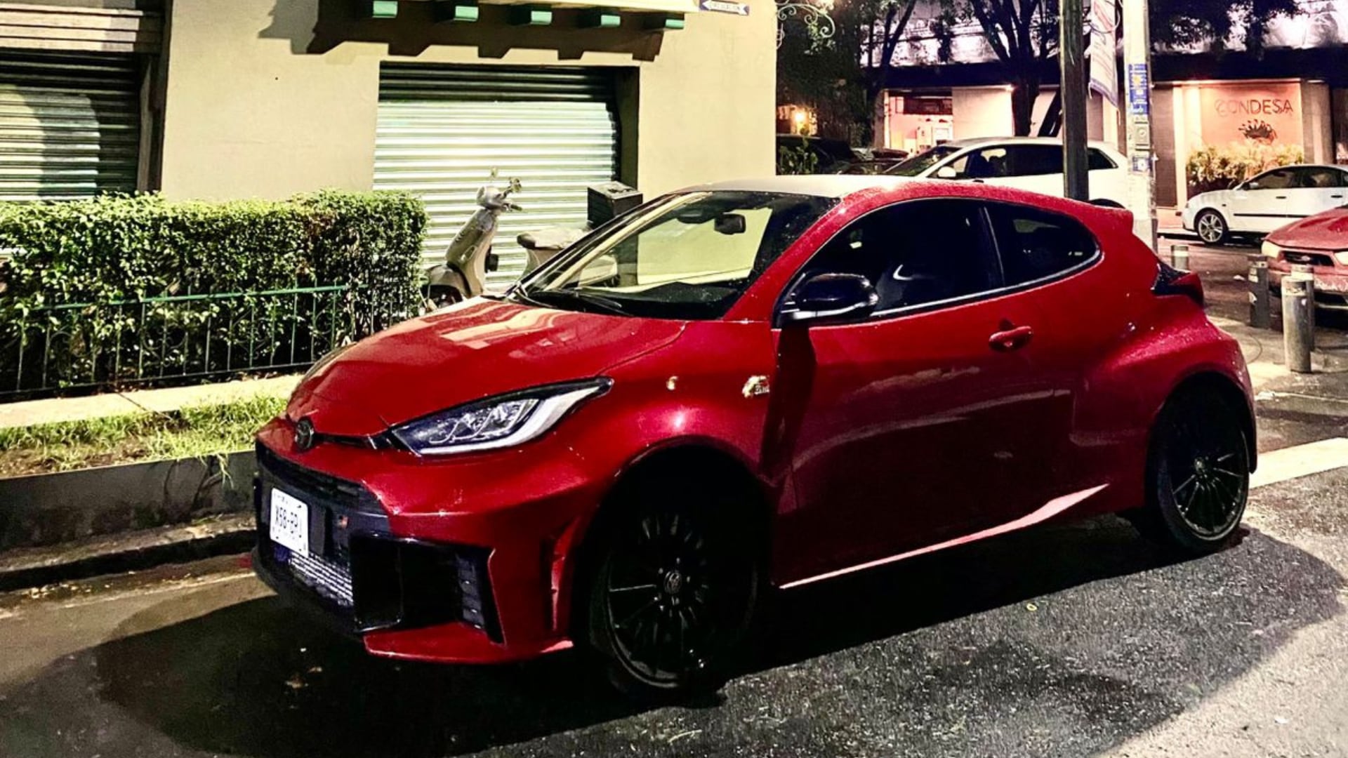 Este juguetito del diablo acelera de 0 a 100 en tan solo 5.2 segundos.