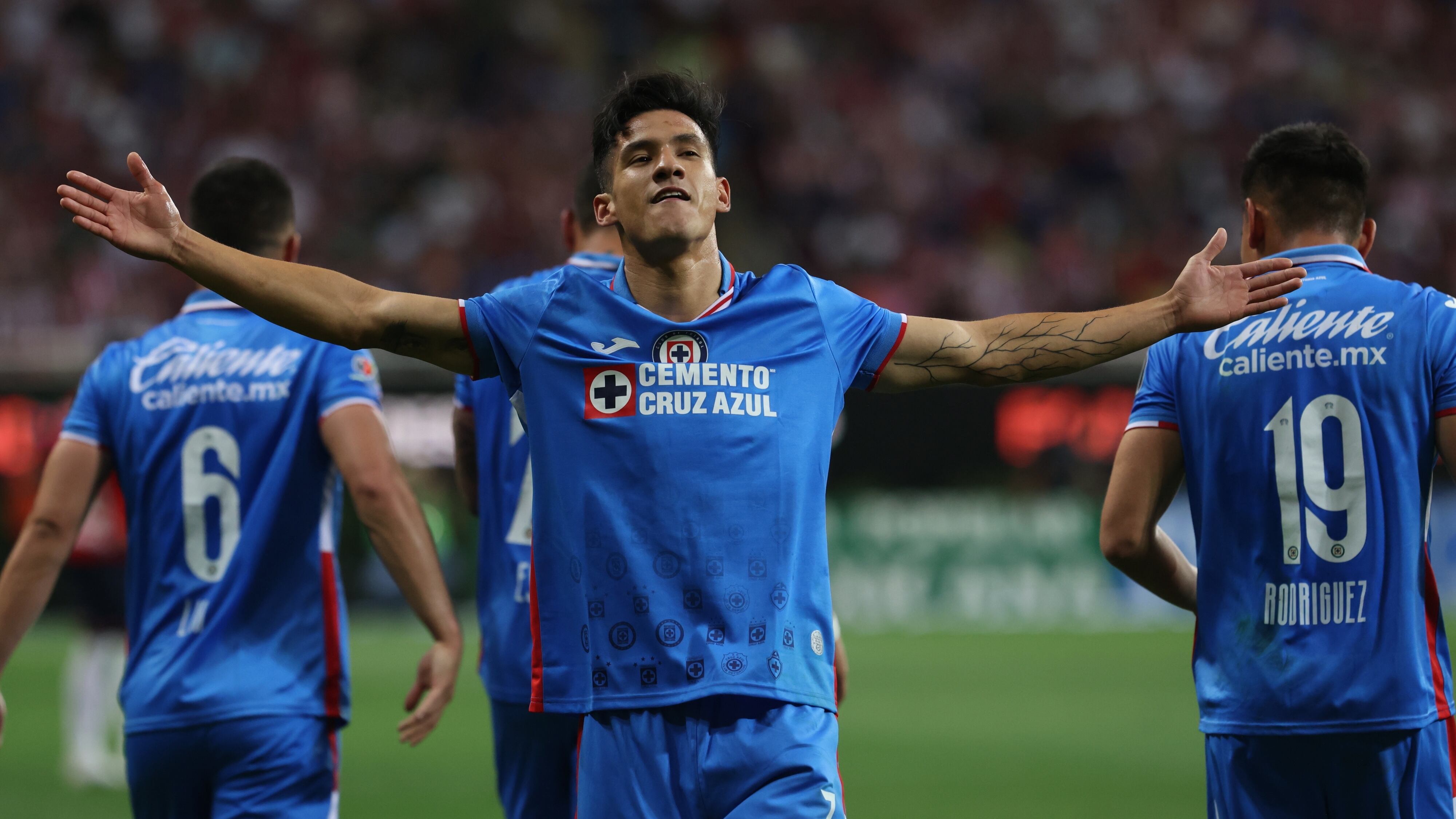 Uriel Antuna ya le marcó gol a Chivas y lo festejó.