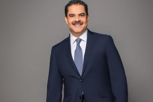 ¿Javier Alatorre se casó en secreto con un hombre 10 años menor? esto es lo que sabe del rumor de redes