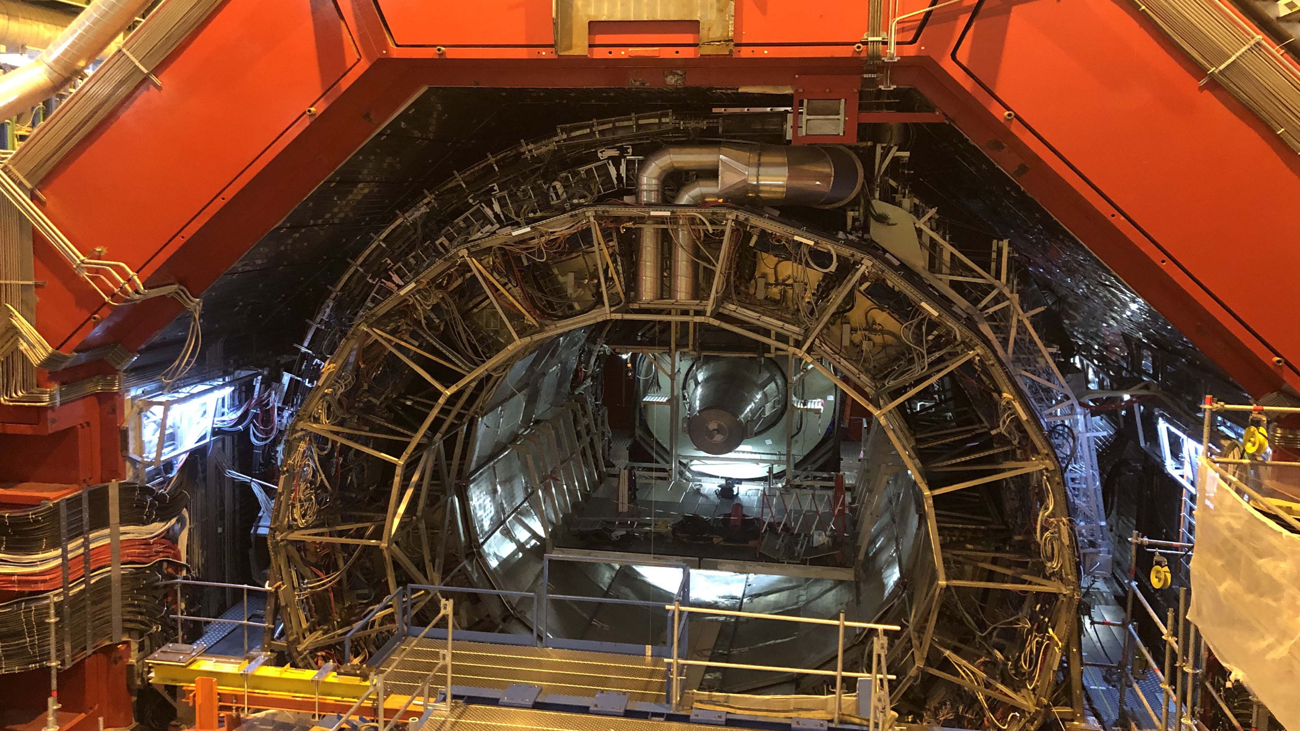 Científicos de BUAP participan en reactivación del Gran Colisionador de Hadrones