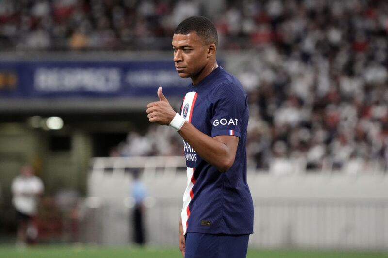 Mbappé recibió del PSG 250 millones de dólares por tres años más de contrato