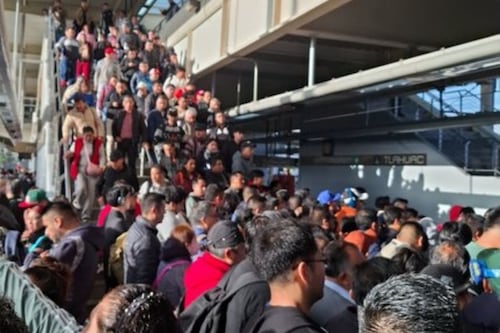 Metro CDMX reporta alta afluencia en seis líneas; usuarios denuncian esperas de hasta 25 minutos