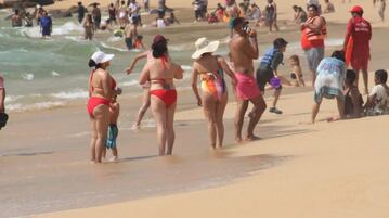 Cuerpos sin vida fueron arrojados del mar en Acapulco.