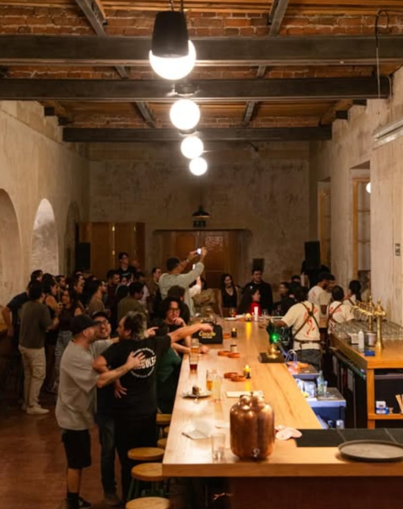 El reconocido chef mexicano recorre los rincones gastronómicos que más disfruta en Querétaro, desde puestos tradicionales hasta restaurantes de cocina internacional
