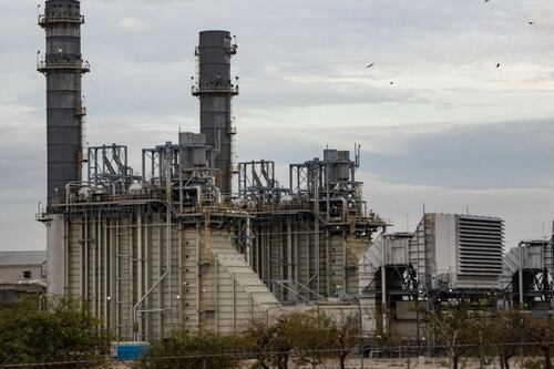 Gobierno desmiente: “Es falso que el Estado pueda expropiar plantas de energía”