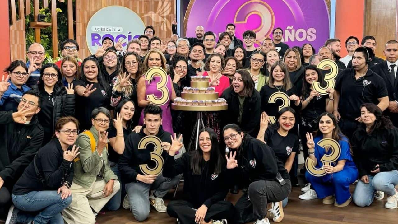 El talkshow de Rocío Sánchez Azuara festejó su tercer aniversario en TV Azteca.
