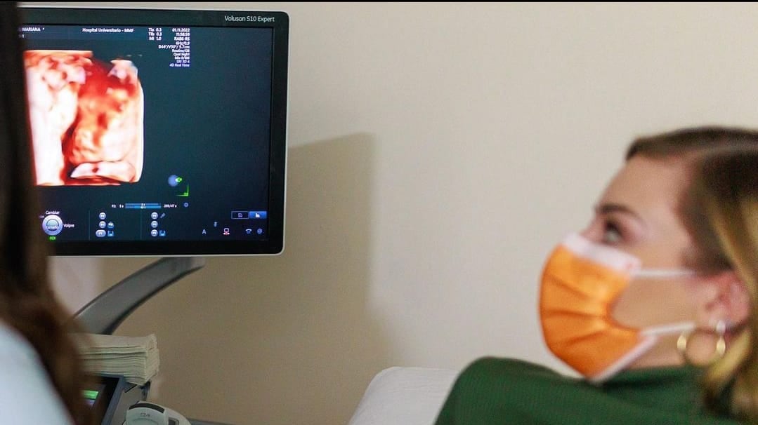 Mariana Rodríguez invitó a sus seguidores a que indicaran con quien guarda más parecido su bebé.