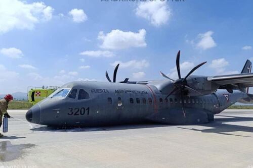 Avión de la Fuerza Aérea sufre percance en AIFA durante prácticas de adiestramiento
