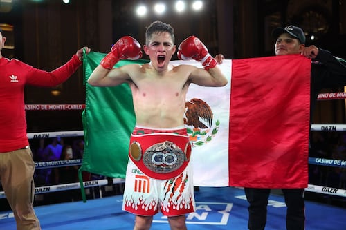 Con brutal nocaut, México tiene nuevo campeón mundial