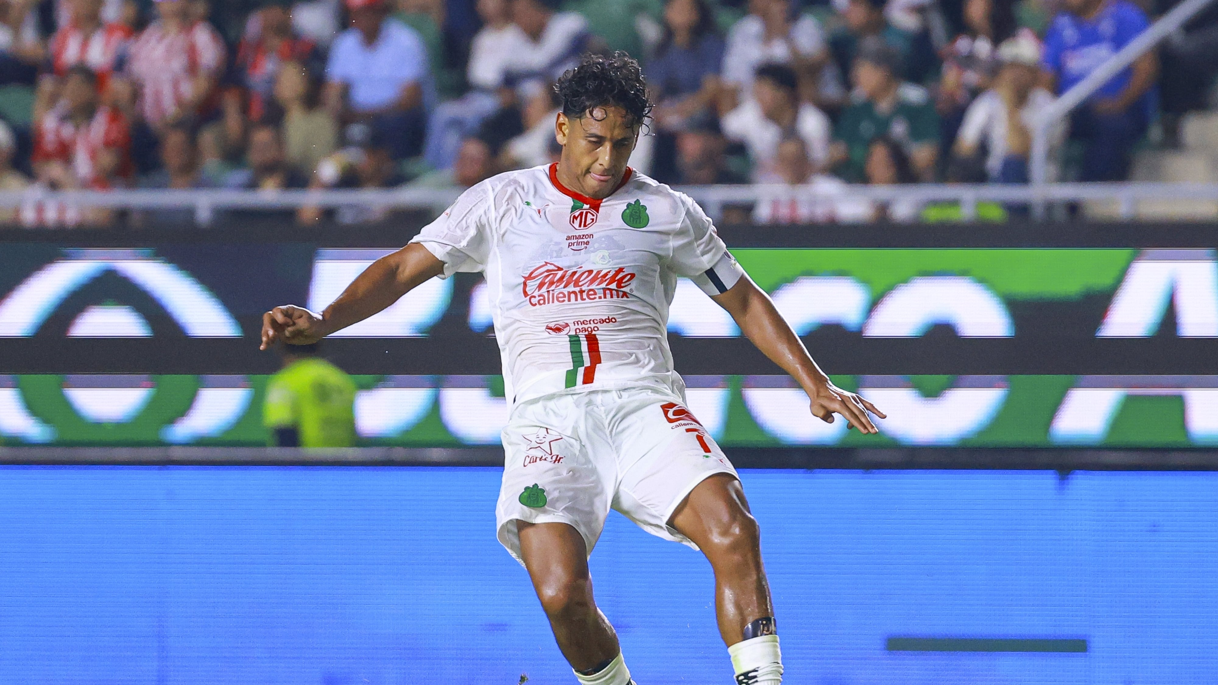 Luis Romo no jugará al Clásico Nacional.