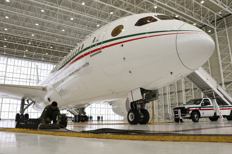 COM descarta usar el avión presidencial para viajar a Tokio