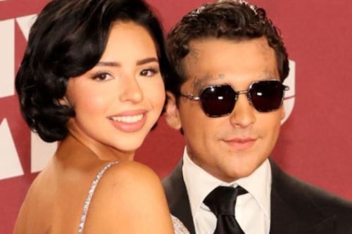 ¿Nodal creció de repente? Ángela Aguilar es acusada de editar foto para ocultar la estatura de su esposo