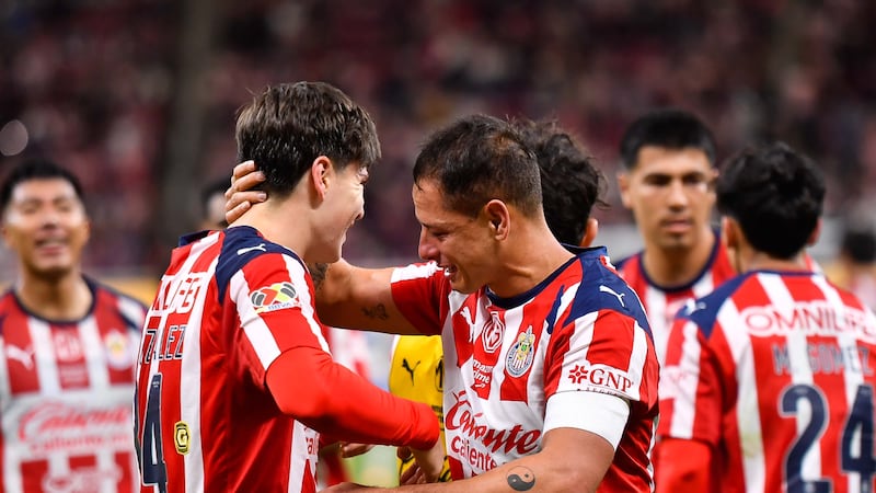 Chicharito se rinde ante la Hormiga González y exige a Aguirre llevarlo al Mundial