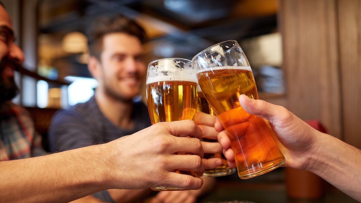 Este Día de la Cerveza reúnete con tus amigos para disfrutar de la chela en todas sus presentaciones: caguama, michelada, licuachela o tutsichela. La aplicación Rumbo y planeador de rutas web, nos dice cuáles son estos lugares de culto y cómo llegar para festejar de manera responsable.