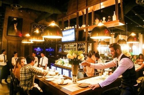 Nuevos detalles del arresto de William Levy; invitó la cuenta a 100 personas y no le alcanzó para pagar