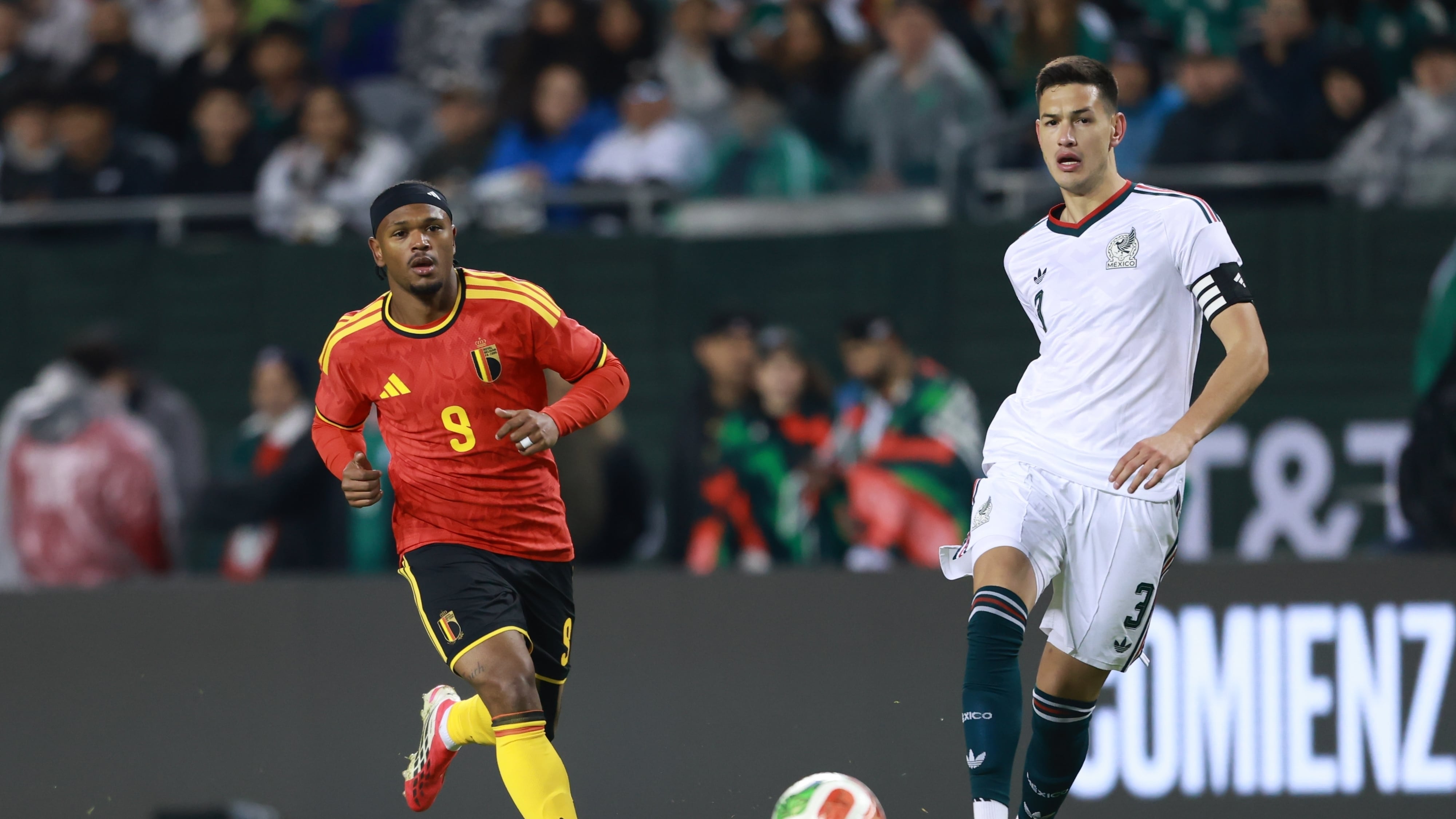 César Montes volvería a la Liga MX.