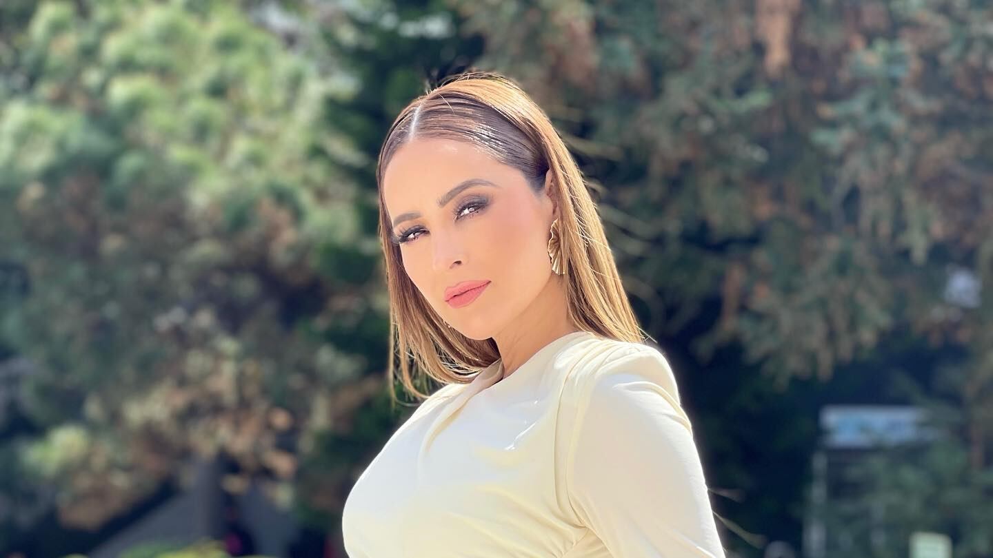 Shanik Berman asegura que una fuente muy cercana le confirmó que Carlos Rivera y Cynthia Rodríguez ya están en la dulce espera.