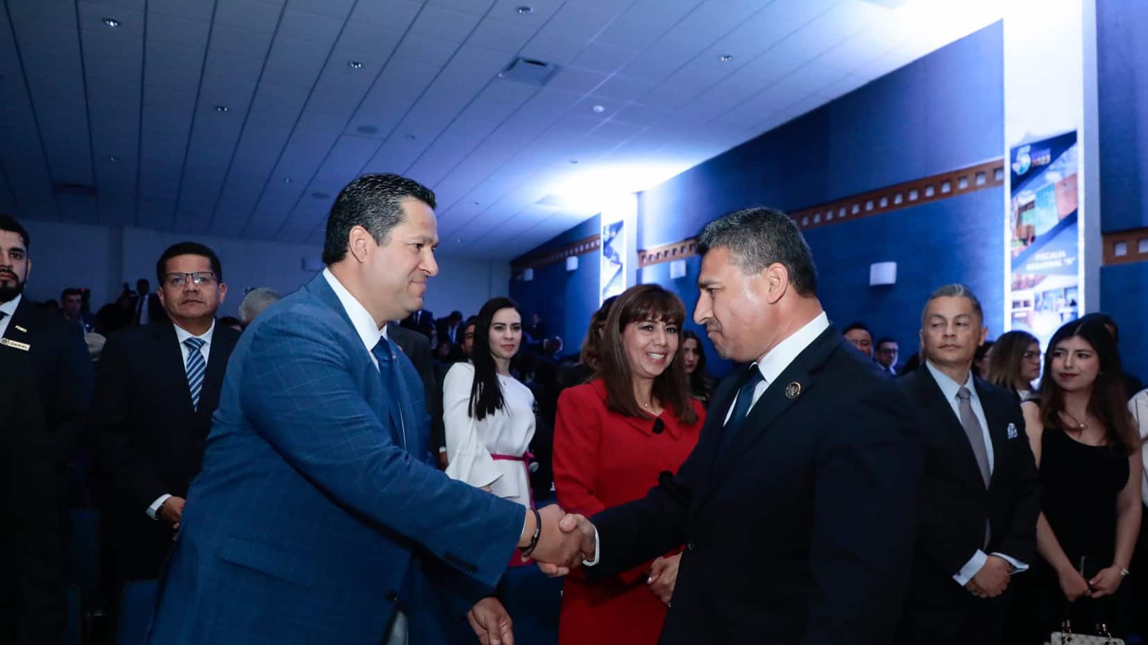 Propone a la esposa del fiscal como magistrada en el TJA.