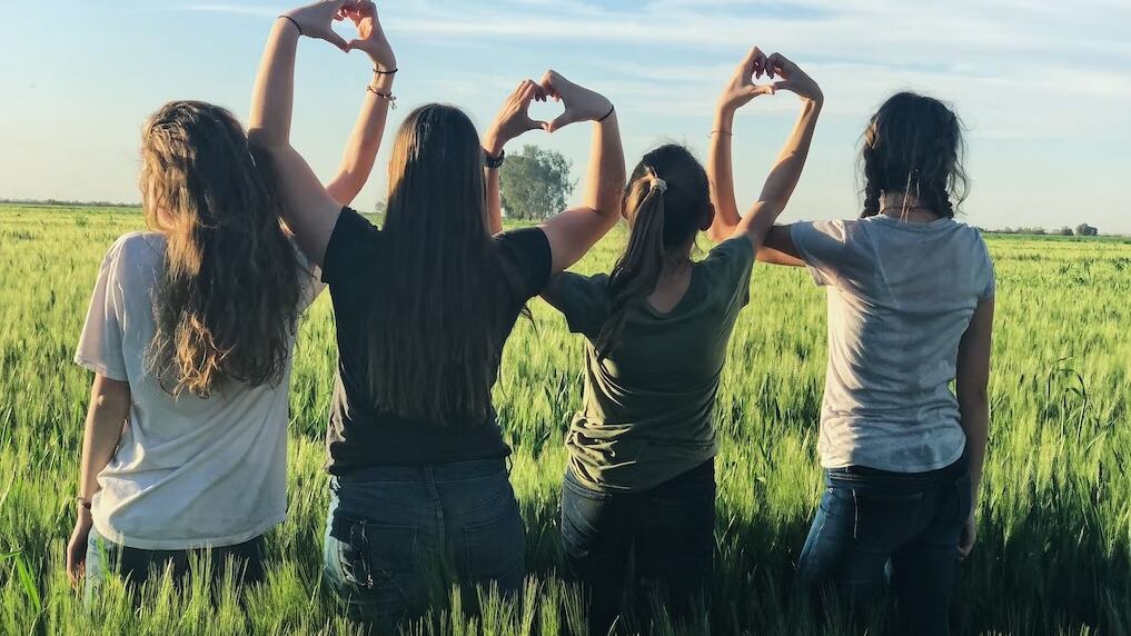 No debes quedarte en una amistad solo por costumbre