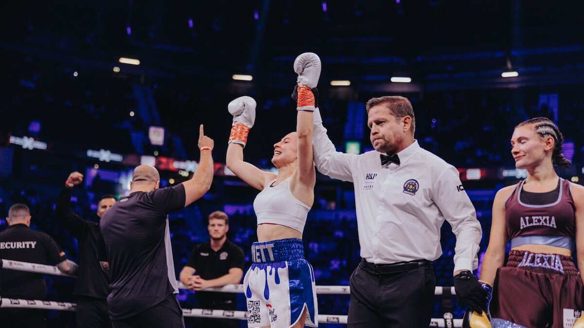 Astrid Wett y Alexia Grace