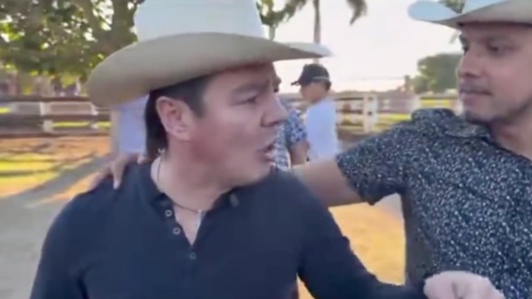 Travieso Arce se calentó tras recibir una burla sobre su físico.