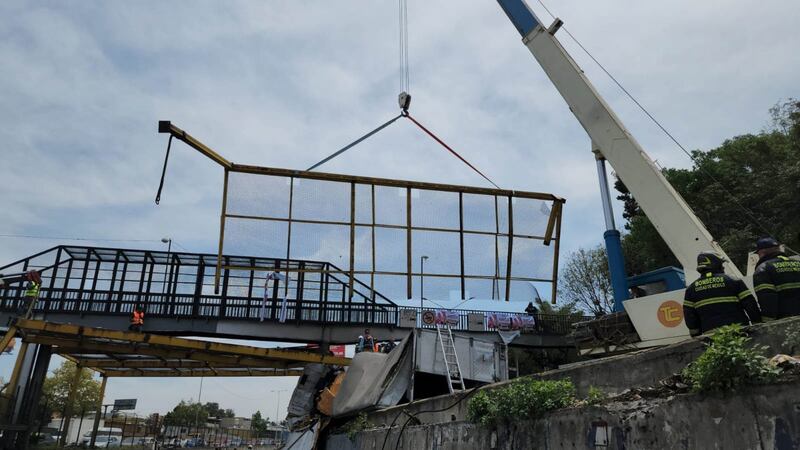 Trabajos en la Línea 5 del Metro para retirar tráiler y puente